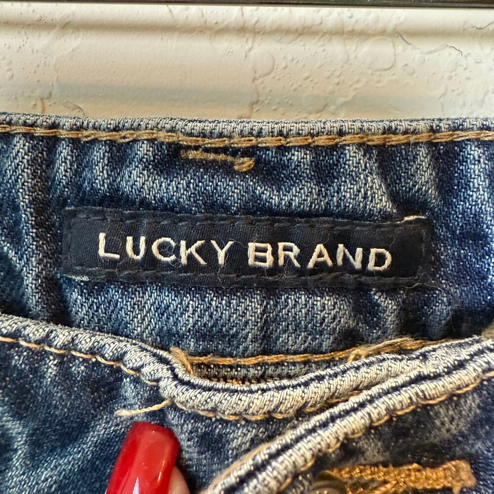 Lucky Brand Women's High Rise Bermuda Denim Blue Jean Shorts Size 6 (28) NEW - Picture 3 of 6